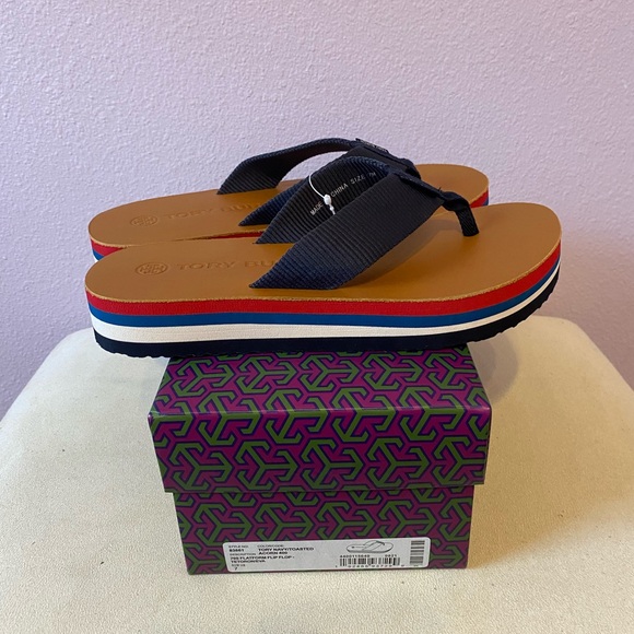 Tory Burch 70’s Platform Flip Flop Tory Navy/Toasted Acorn - Picture 3 of 9